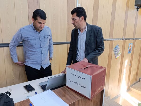 جلوه‌هایی از انتخابات انجمن اولیا دبستان معلم ۲ در آشخانه 