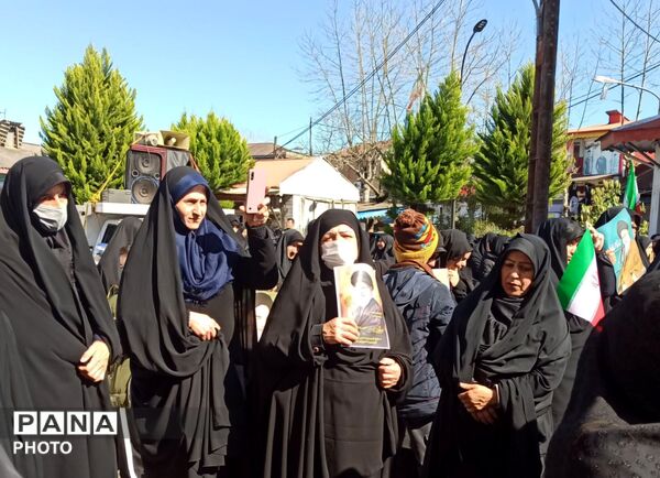 بر پا نگه داشتن مکتب زینب(س) توسط بانوان خشکبیجاری
