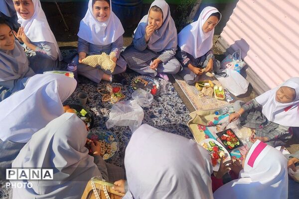 سفره‌ای از جنس لبخند و صبحانه سلامت در دبستان نرجس