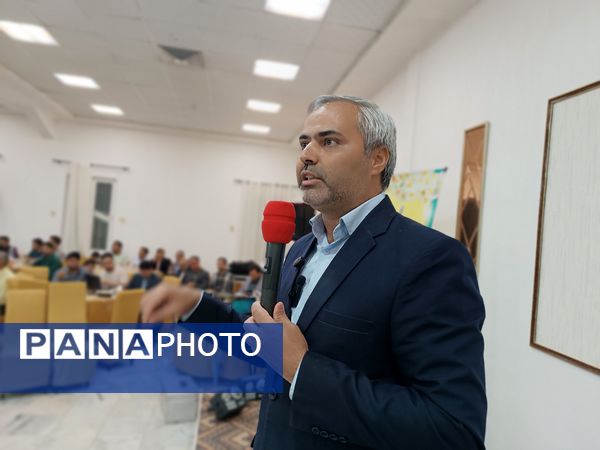 معلمان ستارگان درخشان مسیر علم و دانش