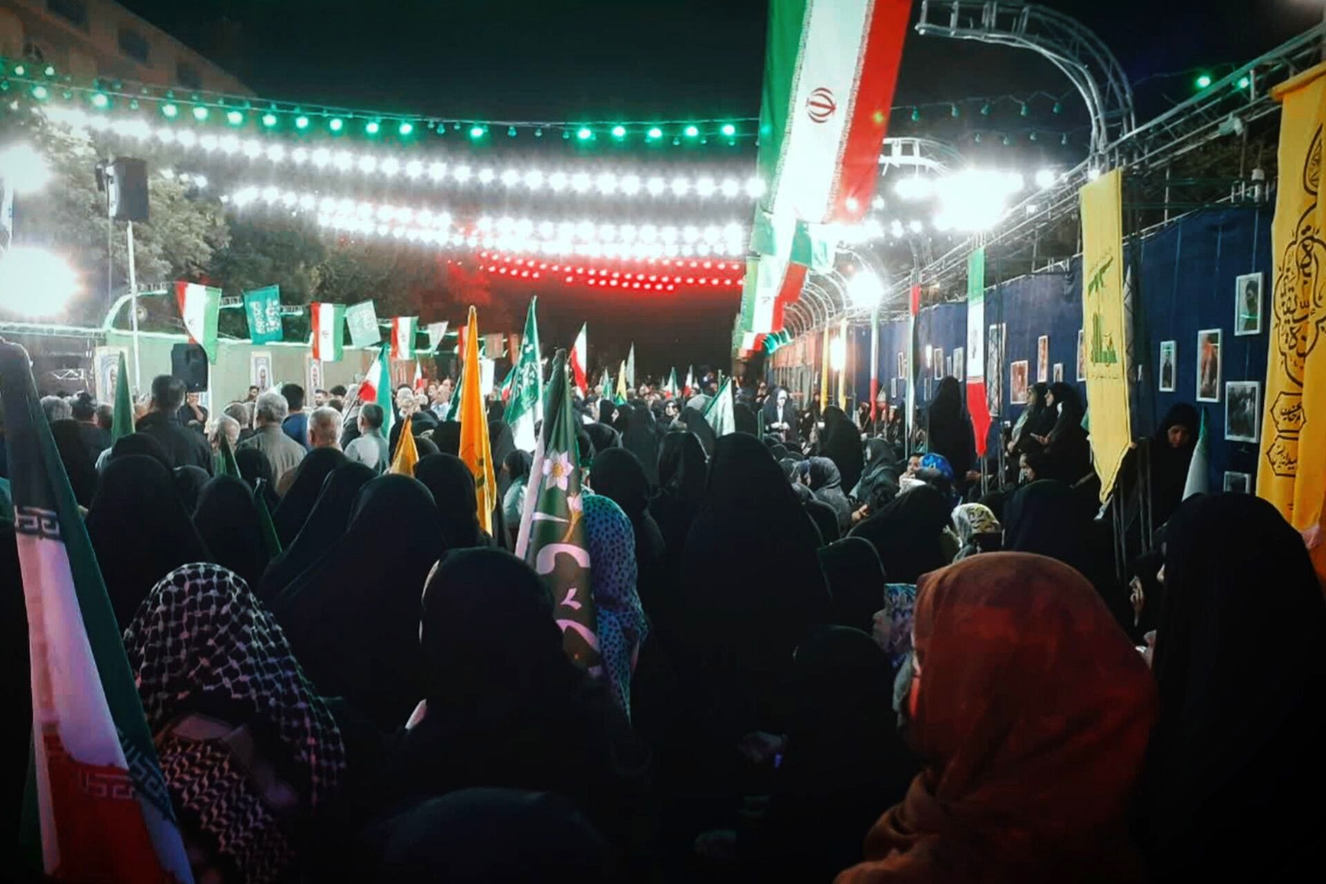 حضور حماسی مردم تهران در میادین؛ شب های مقاومت و اتحاد ملی