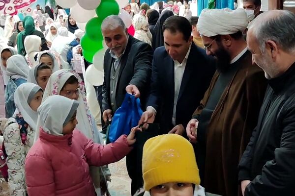 برگزاری جشن تکلیف مختص ۱۰۰۰ دانش‌آموز دختر در مسجد سلمان فارسی