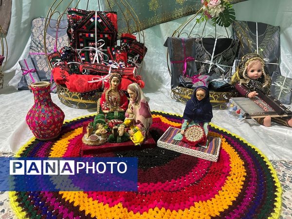 ۲۲ بهمن؛ نمایش خلاقیت دانش‌آموزان سردشتی در غرفه‌های فرهنگی و آموزشی