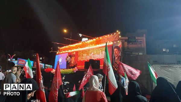 جشن و نورافشانی آسمان میدان جمهوری اسلامی تهران به مناسبت جشن ازدواج پیامبر اکرم(ص) و حضرت خدیجه(س)