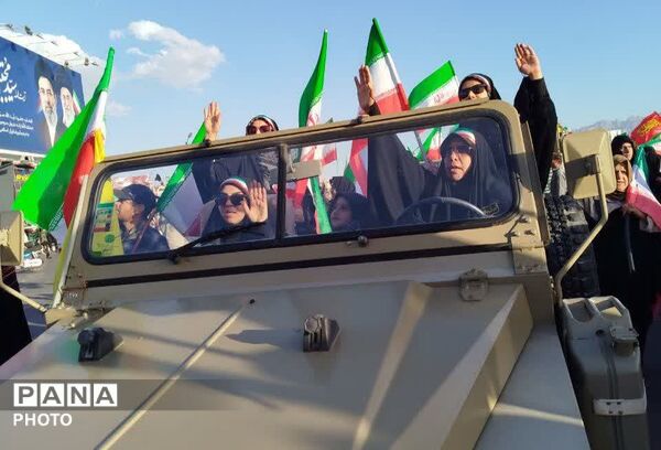 از تجمع بانوان جان فدای یزدی تا پیروزی ایران اسلامی