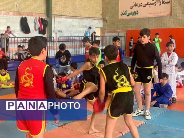 برگزاری فعالیت‌های ورزشی درون مدرسه‌ای در دبستان معلم آشخانه 