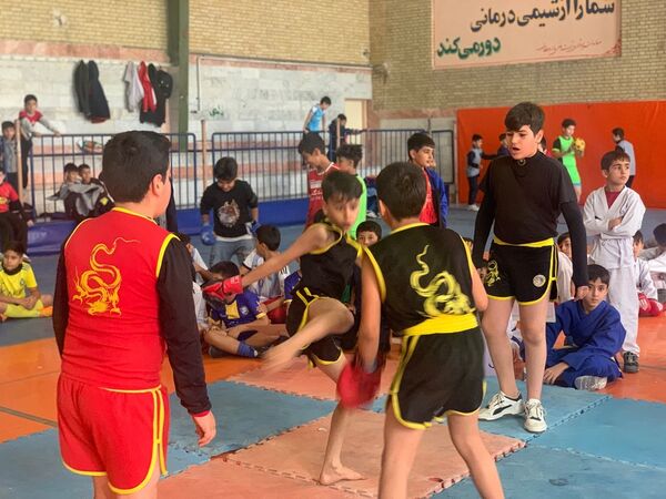 برگزاری فعالیت‌های ورزشی درون مدرسه‌ای در دبستان معلم آشخانه 