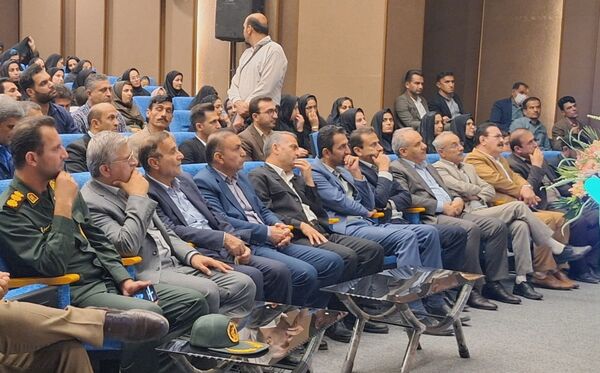جشنی به پاس قدردانی از معلمان در لردگان