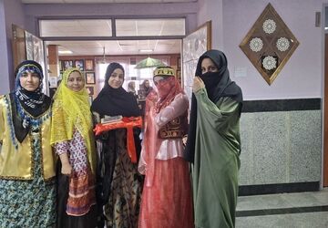 برپایی نمایشگاه هنری هنرستان فدک در شهر دلیجان