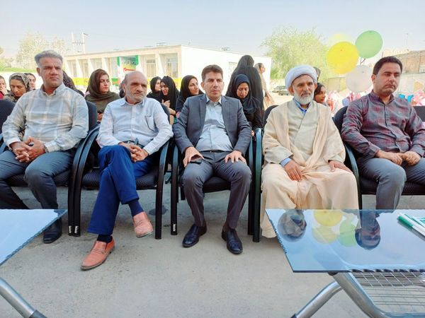 جشن شکوفه‌ها در شهرستان قلعه‌گنج 