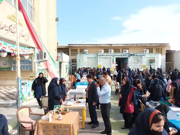 برپایی بازارچه کارآفرینی در مدارس بهبهان