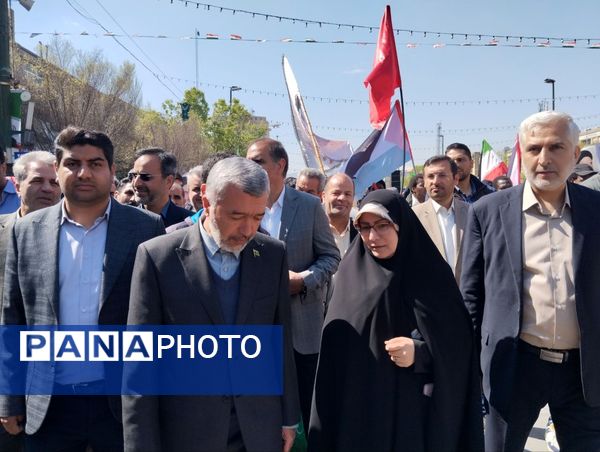 حضور مسولان آموزش و پرورش خراسان رضوی در راهپیمایی روز قدس