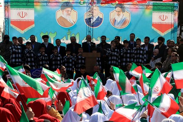 حضور پرشور مردم بهارستانی در راهپیمایی ۲۲ بهمن