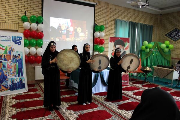 افتتاحیه مسابقات فرهنگی‌هنری «امید فردا» در مدرسه شاهد منتصرین ورامین