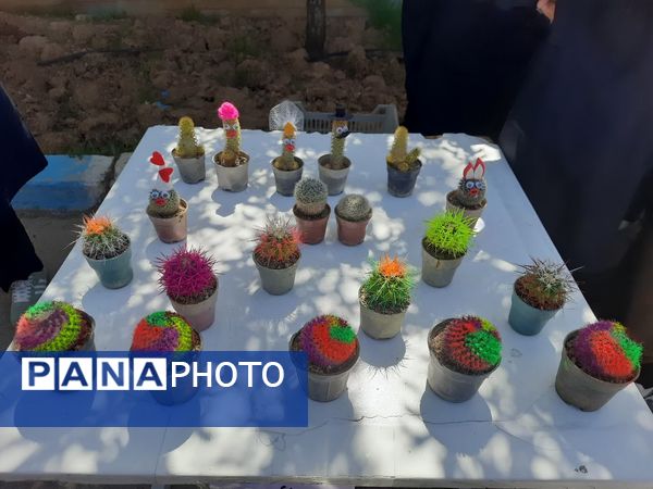 بازارچه کسب‌ و کار با هدف کارآفرینی در آموزشگاه نورایمان