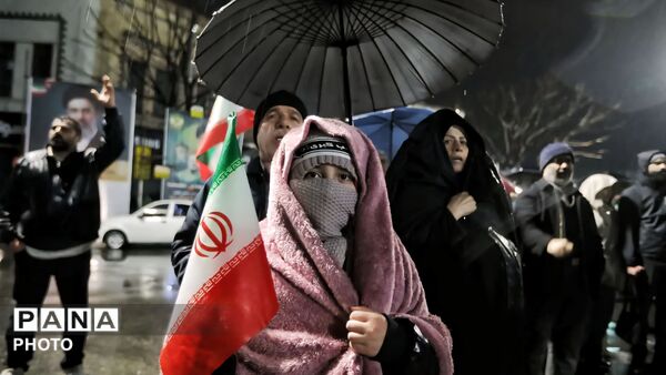 تشییع پیکر پاک سردار شهید محمدرشیدی فرهاد بر دستان مردم کرج 