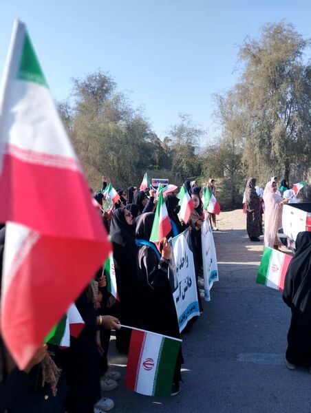 جشن پیروزی انقلاب در فین