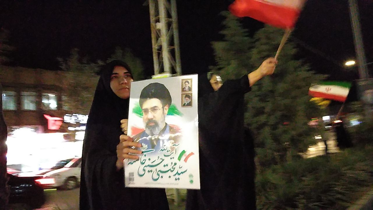 چهل و پنجمین شب از تجمعات مردمی در بی بی شطیطه شهرستان نیشابور 