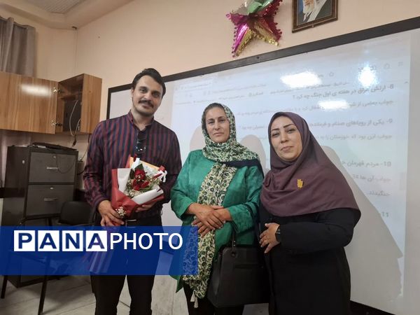 جشن روز معلم در دبستان عذرا پورشهریاری با برنامه های ویژه برگزار شد