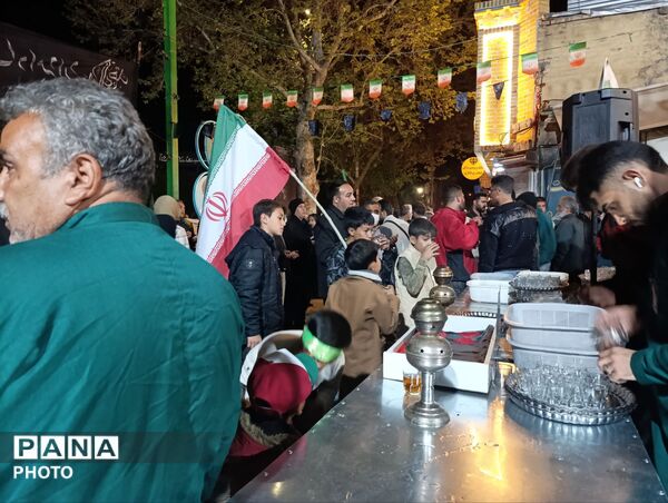 موکب های چایخانه برپا شده در حسینیه امام  خمینی(ره) 