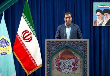 حضور مسئولان ناحیه ۳ در میز خدمت اداره کل آموزش و پرورش در مصلی نماز جمعه اصفهان
