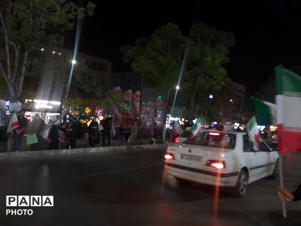 تجمع مردم در مسجدالزهرا مشهد و اجرای «سپاس معلم» در خیابان احمدآباد 