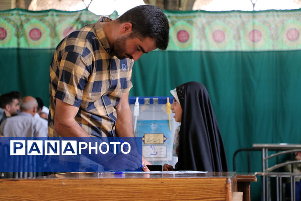 حضور نوجوانان قمی در انتخابات ریاست جمهوری -2