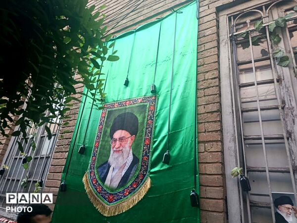 اردوی زیارتی دانشجومعلمان قم در مرقد امام و بیت رهبر شهید