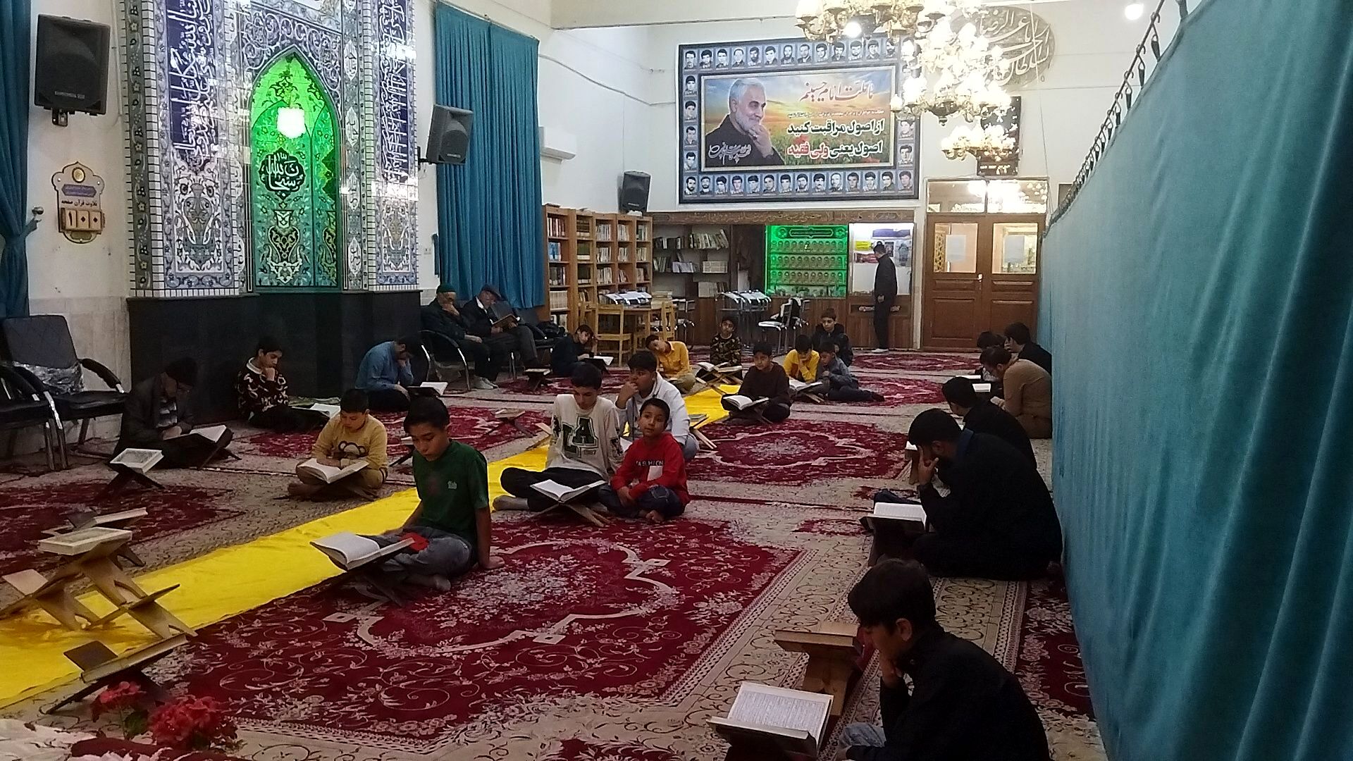 جزء خوانی قرآن کریم با حضور نسل  z در مسجد الرضای نیشابور 