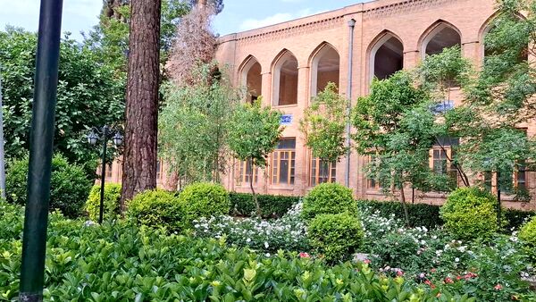 دارالفنون، مدرسه‌ای به وسعت ایران