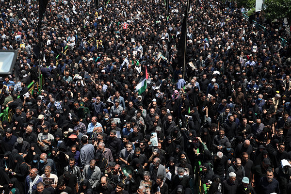 تشییع شهدای خدمت در تهران 