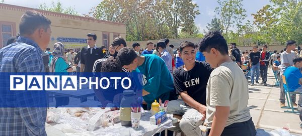 برپایی بازارچه در مدرسه ولیعصر آشخانه 