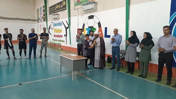 برگزاری مسابقات فوتسال بین مدارس در پارسیان 