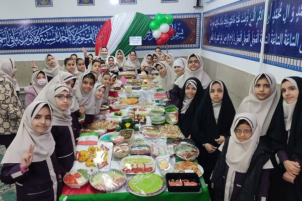 حضور پرشور دانش آموزان ناحیه دو شهرری در برنامه‌های متنوع دهه فجر و جشن انقلاب