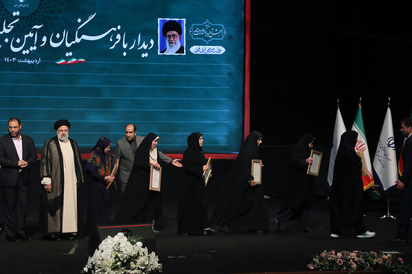 تجلیل از معلمان نمونه کشوری با حضور رئیس جمهوری
