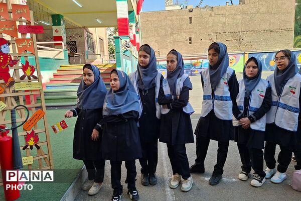 جام مهر ایران در مدرسه دکتر حافظی