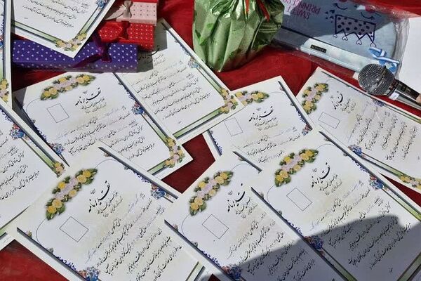 تجلیل از دانش آموزان برتر دبیرستان تاجیک بهارستان‌۲