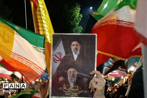 ایستادگی تا هفتاد و هفتمین شب بیعت با رهبر، برای ثبات اقتدار ملت