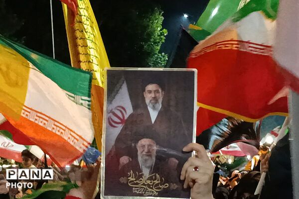 ایستادگی تا هفتاد و هفتمین شب بیعت با رهبر، برای ثبات اقتدار ملت