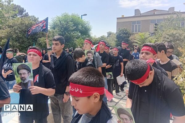حضور دانش‌آموزان و فرهنگیان ناحیه دو شهرری در مراسم اربعین حسینی اداره کل آموزش و پرورش 