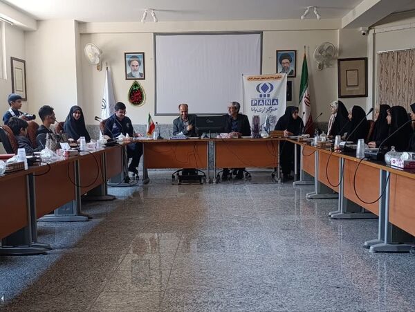 تجلیل از دانش‌آموز خبرنگاران پانا کاشان