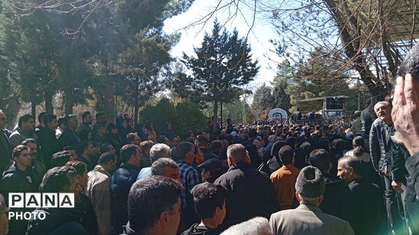 مراسم خاکسپاری با شکوه شهیدان سرافراز سرگرد محمد روزبهانی.علی شعبان و سید محمد رضا گدازگر