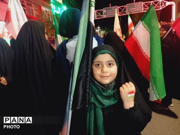 حضور پرشور مردم تویسرکان در راهپیمایی «تا پای جان برای ایران»