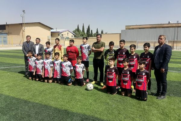 آیین افتتاح زمین‌های چمن مصنوعی آموزش و پرورش ناحیه ۳شیراز 