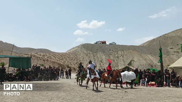 مراسم نمادین تعزیه خوانی در روز عاشورای حسینی در شهر بار نیشابور