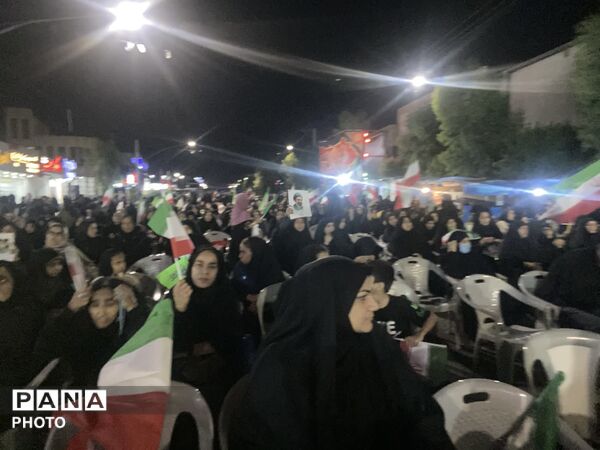 حضور پرشور دانش‌آموزان آموزشگاه نوریه جیرفت در تجمعات شبانه 