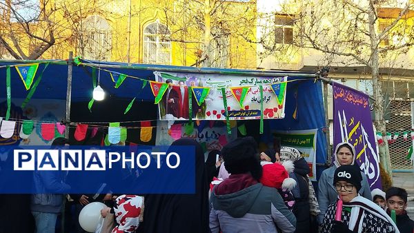 حضور مردم در مهمانی کیلومتری اعیاد شعبانیه نیشابور