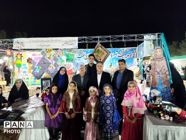 غرفه شهرستان تفت در نمایشگاه از ریشه تا رویش