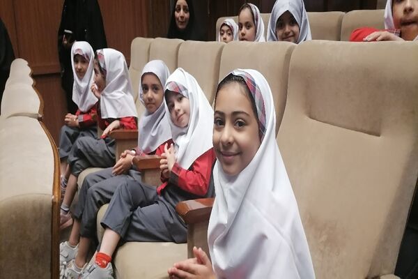 تقدیر از ستارگان علمی، فرهنگی و ورزشی دختر به‌مناسبت دهه کرامت