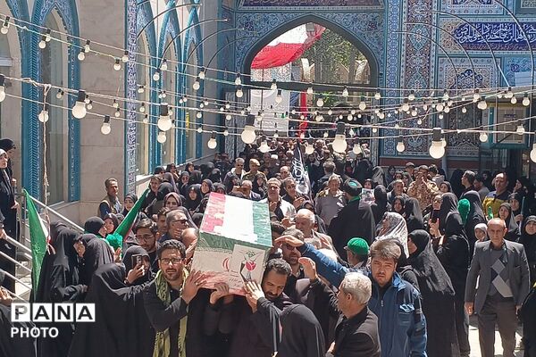 مراسم تشییع و خاکسپاری شهدای جنگ رمضان وائین